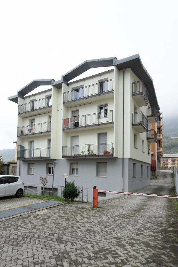 Casa Vacanze Valeria Sondrio Zewnętrze zdjęcie